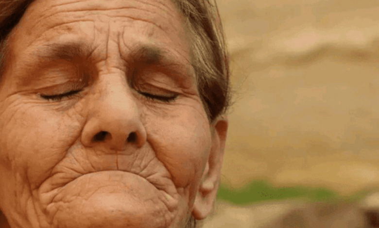 السورية زيزوف علي.. سيدة عين الورد تشعل مواقع التواصل
