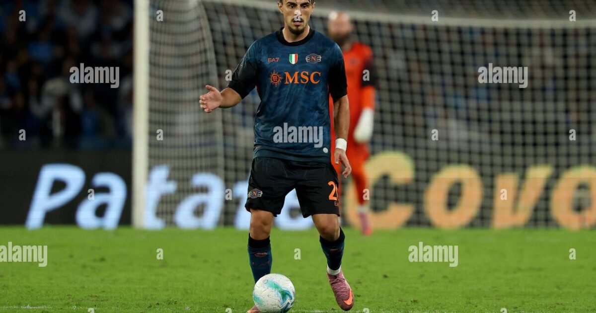 نابولي يتلقى ضربة مبكرة بخسارته 2-1 أمام كومو