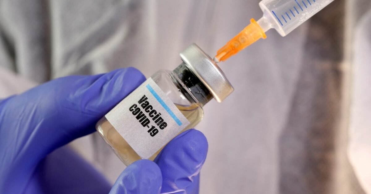 FDA: الموافقة على اللقاحات لا تعني توصية تلقائية لكل الأشخاص - صورة مميزة صورة مميزة: FDA: الموافقة على اللقاحات لا تعني توصية تلقائية لكل الأشخاص
