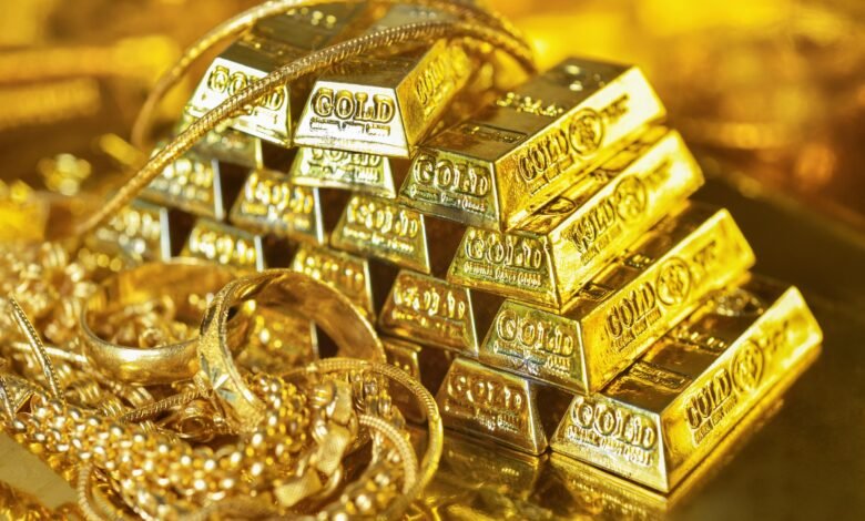 الذهب يحقق مكاسب أسبوعية تفوق 5% ويصعد إلى 4,646 دولار
