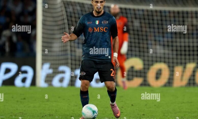 نابولي يتلقى ضربة مبكرة بخسارته 2-1 أمام كومو