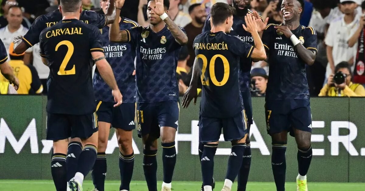 زلزال في الأولمبيكو.. ريال مدريد يقلب الطاولة على روما في 7 دقائق ويخطف انتصاراً تاريخياً برباعية قاتلة - صورة مميزة زلزال في الأولمبيكو.. ريال مدريد يقلب الطاولة على روما في 7 دقائق ويخطف انتصاراً تاريخياً برباعية قاتلة