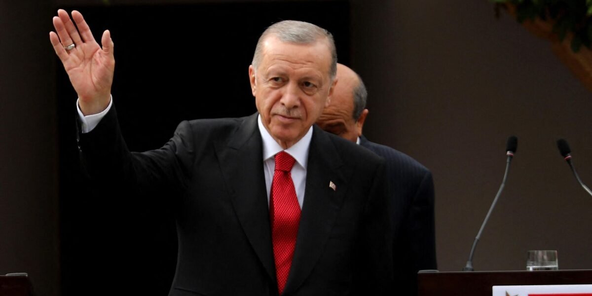 أردوغان لم نأت لنكون سادة على شعبنا