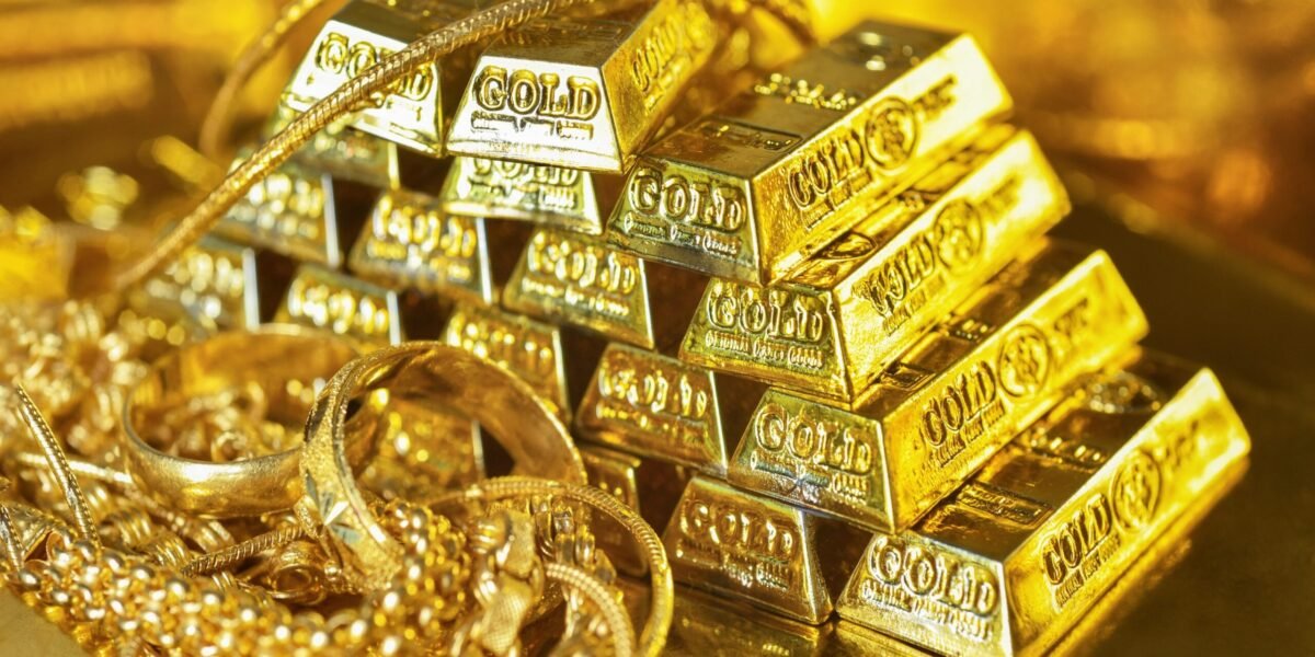 الذهب يحقق مكاسب أسبوعية تفوق 5% ويصعد إلى 4,646 دولار