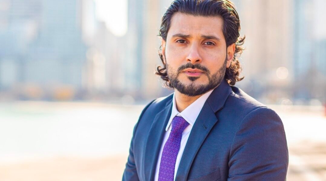 Who Is Mohammad Ayman Owaynat? A Trial Attorney Driven by Purpose - صورة مميزة صورة مميزة: Who Is Mohammad Ayman Owaynat? A Trial Attorney Driven by Purpose