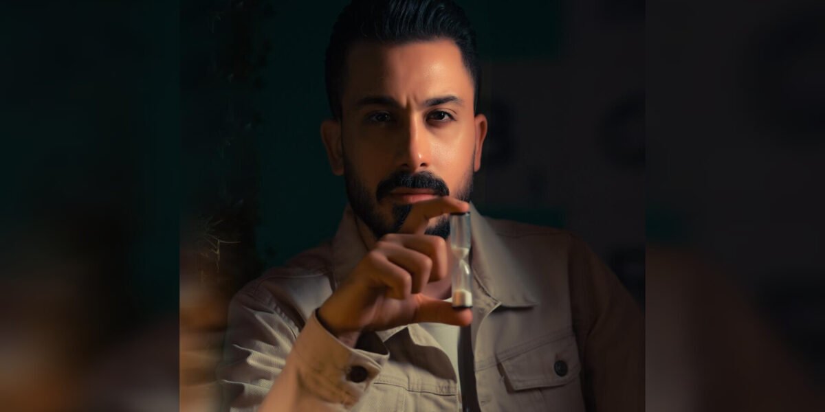 أحمد العقاد يطرح كليب قصة وقت
