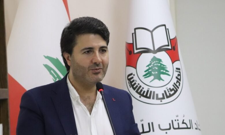 أنطوان يزبك لن ينقطع الوتر لأحمد دهيني رواية خارقة تجمع بين الفلسفة والحب والمافيا