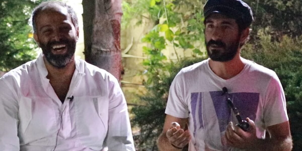 صورة مميزة: العلم والفن مرآة المجتمع بين الدكتور خالد غطاس والشاعر علي المولى