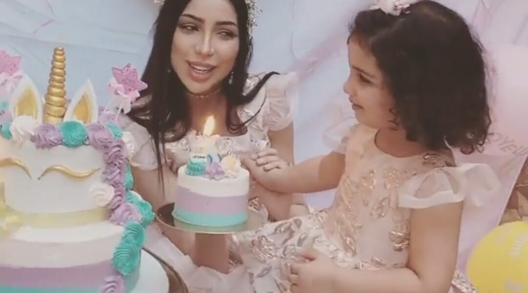 النجمة دنيا بطمة تحتفل بعيد ابنتها غزل وعلقت على منشورها بكلمات مؤثرة - صورة مميزة صورة مميزة: النجمة دنيا بطمة تحتفل بعيد ابنتها غزل وعلقت على منشورها بكلمات مؤثرة