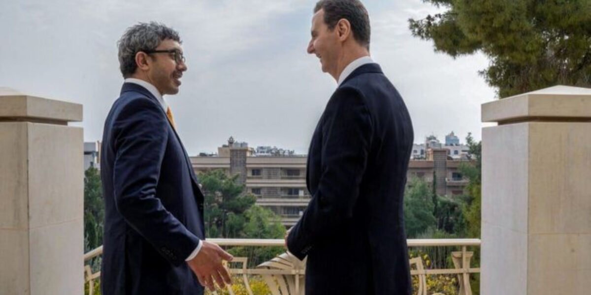 صورة مميزة: بشار الأسد يستقبل وزير الخارجية الإماراتي