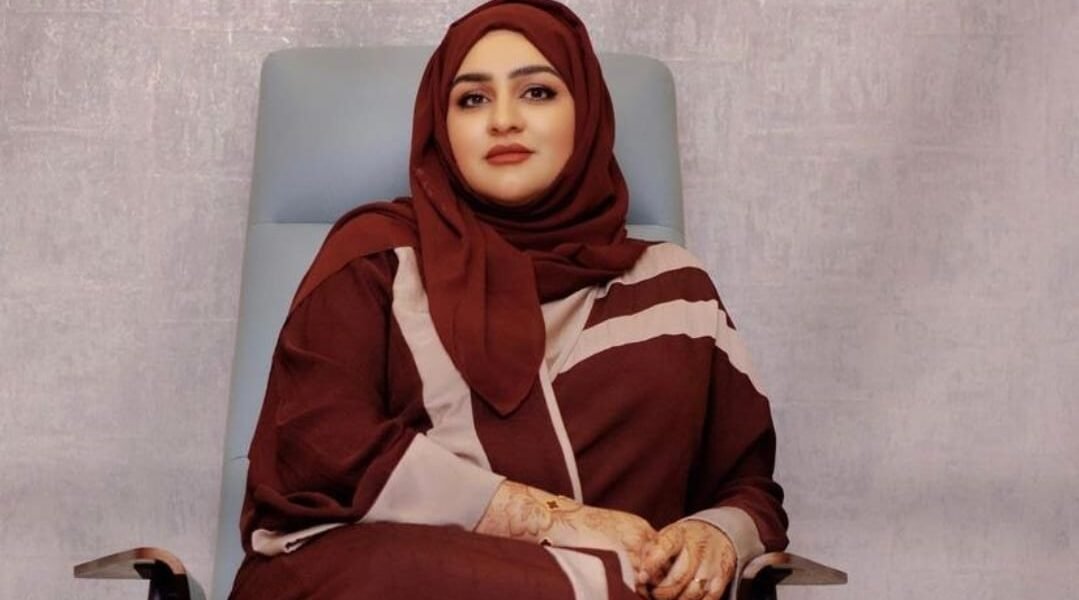 صورة مميزة: منى تجاربي كل سبت عبر اذاعة راس الخيمة