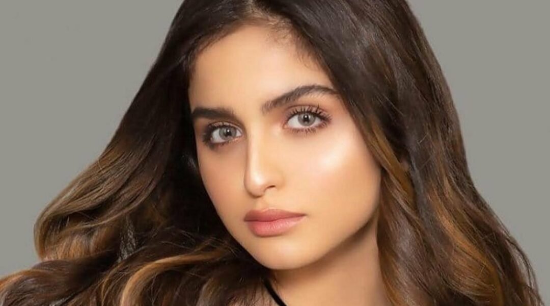 صورة مميزة: والد النجمة حلا الترك يبارك لها ويعتذر منها !